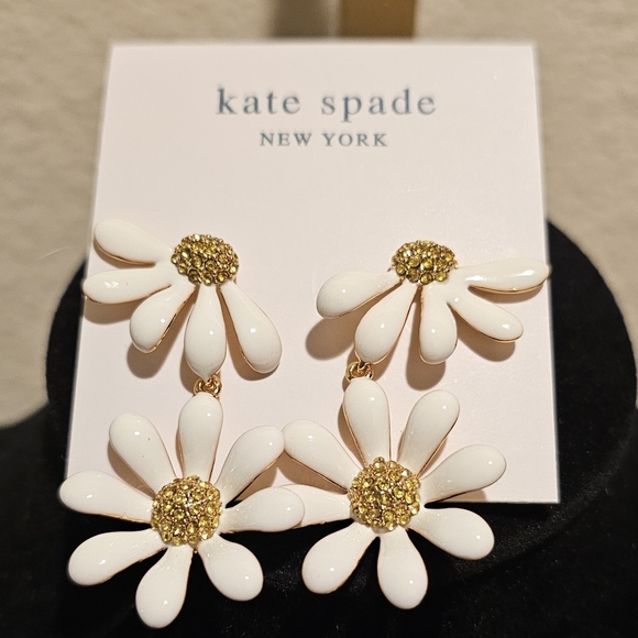 Kate Spade Daisy Earings - Picture 2 of 2